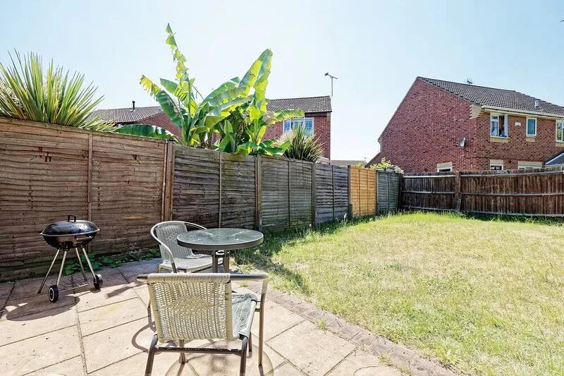 Close to Bluewater & Lakeside! Comfy, peaceful home in Kent w/ Garden & Parking