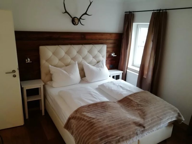 Mara Restaurant & Hotel