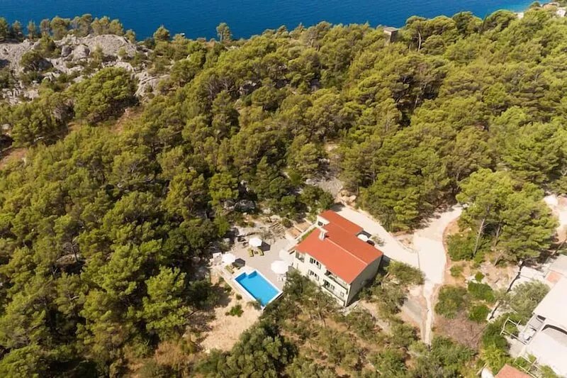 Nature embraced Villa Stina w/pool and big outdoor area for art and music