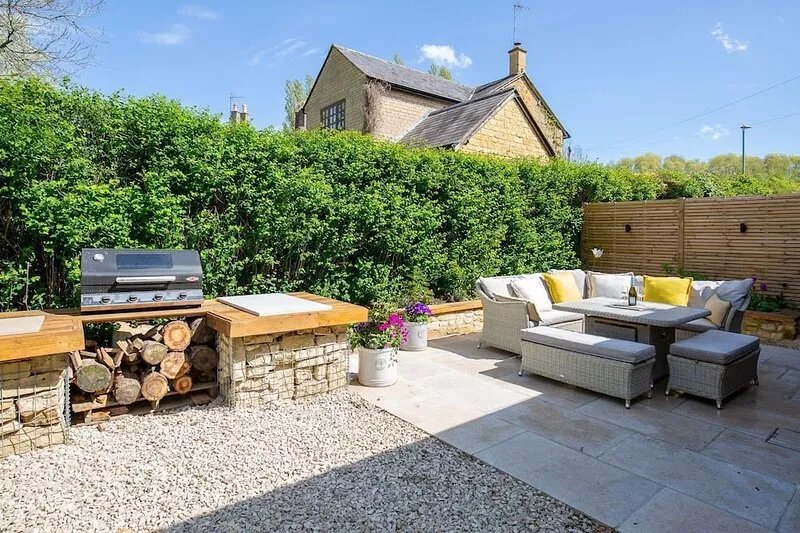 Upper Folly, Paxford near Chipping Campden - sleeps 6 guests in 3 bedrooms
