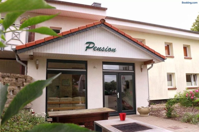 Pension Zu Den Linden Trin