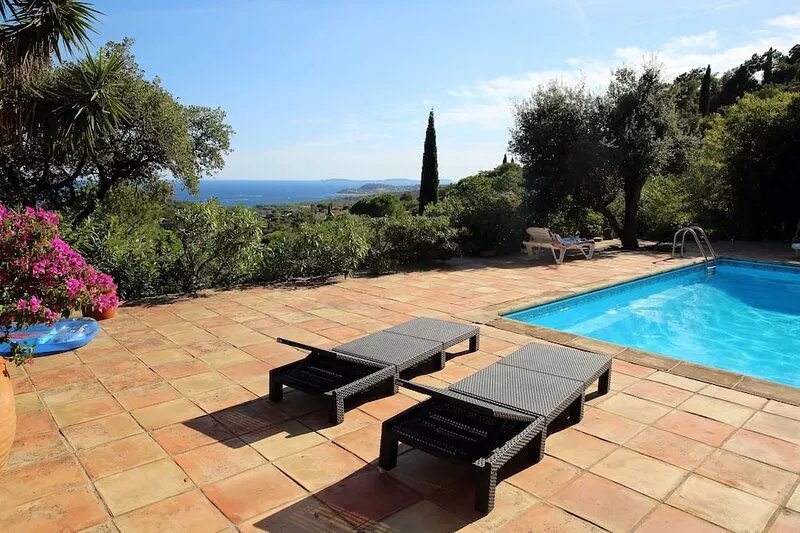 Villa , St Tropez region, private pool, garden and forest , marvellous sea vew.