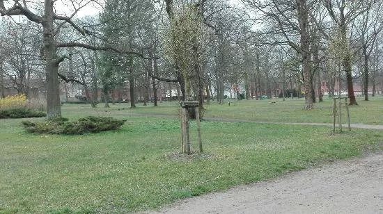 Clara-Zetkin Park