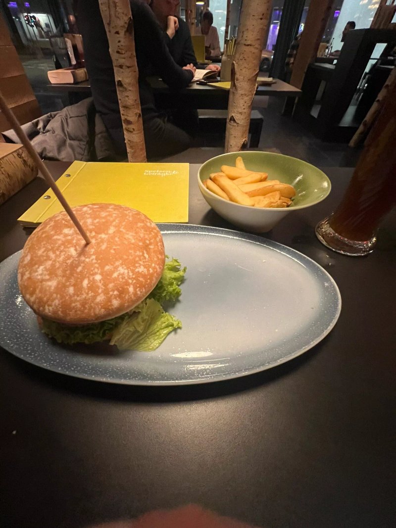 HANS IM GLUCK  Burgergrill and Bar
