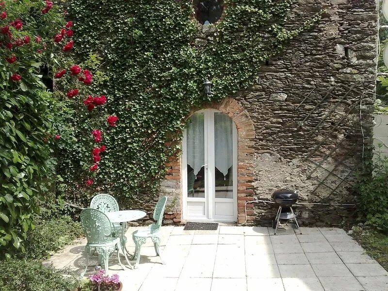 Petit Cerisier (1 Bedroom - sleeps 4)