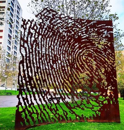 Escultura <La Huella>