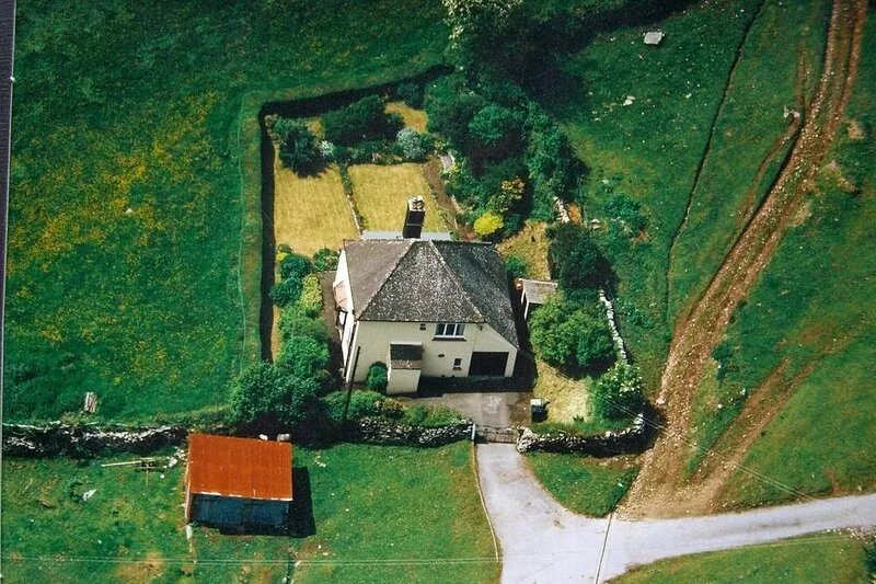 Cosy holiday cottage in the National Park with stunning views and new kitchen.