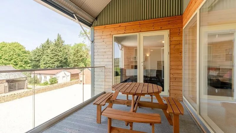 Hill View Rise - sleeps 8 guests  in 4 bedrooms