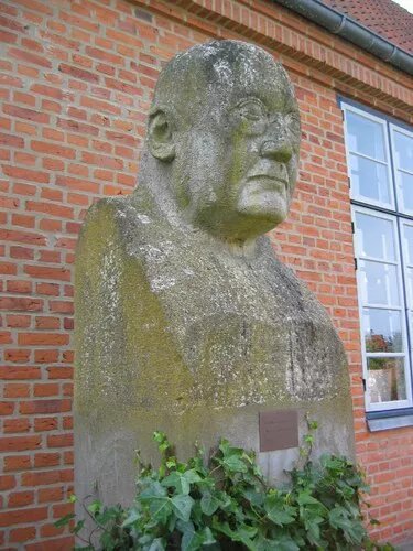 Skulpture of Kai Nielsen