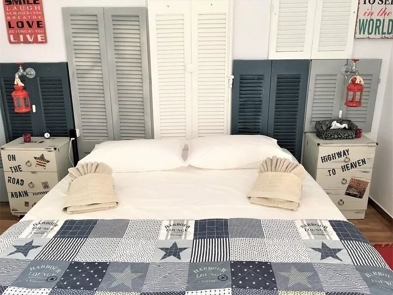 BRAND NEW APT WITH HAND-MADE FURNITURE-ACCESSORIES