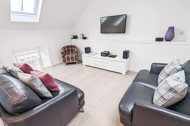 The Wee House - centrally located home sleeping up to 4
