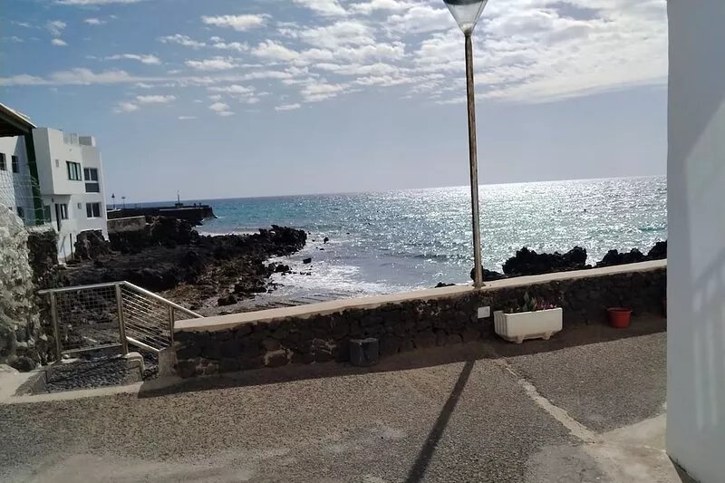 Traditional seafront ground floor apartment. Children free in summer.
