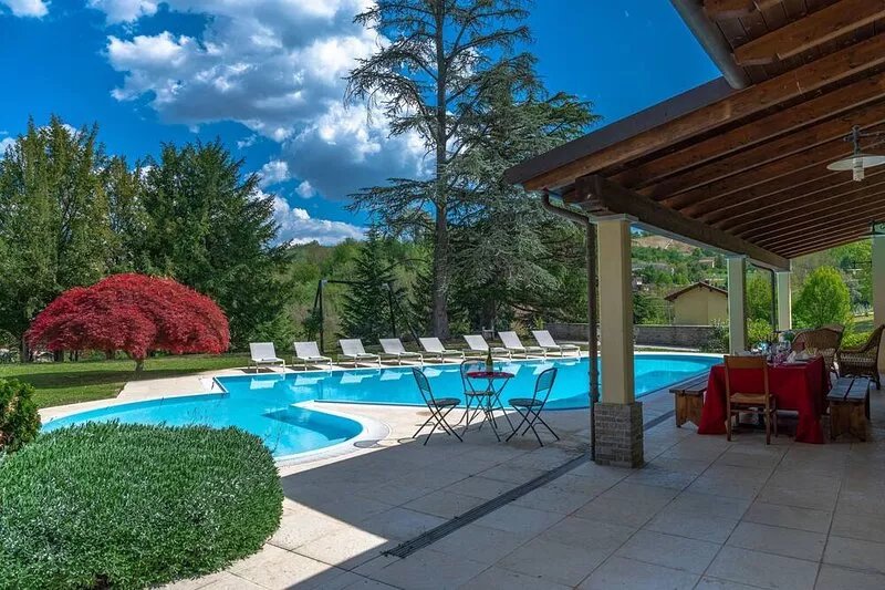 Luxury Hilltop Villa - 30.000 sqm Secular Park - Large Swimming Pool