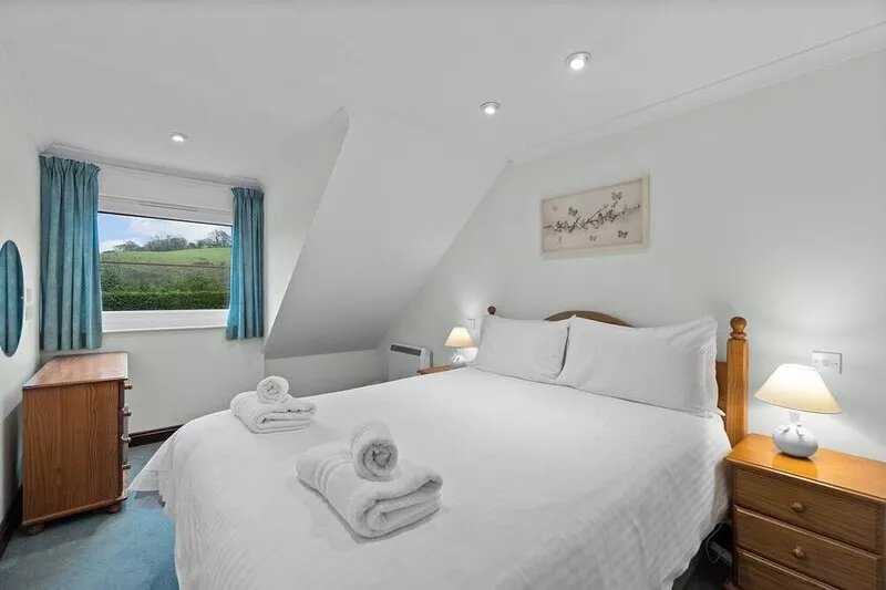 Conveniently located to explore all that Cornwall and Devon have to offer