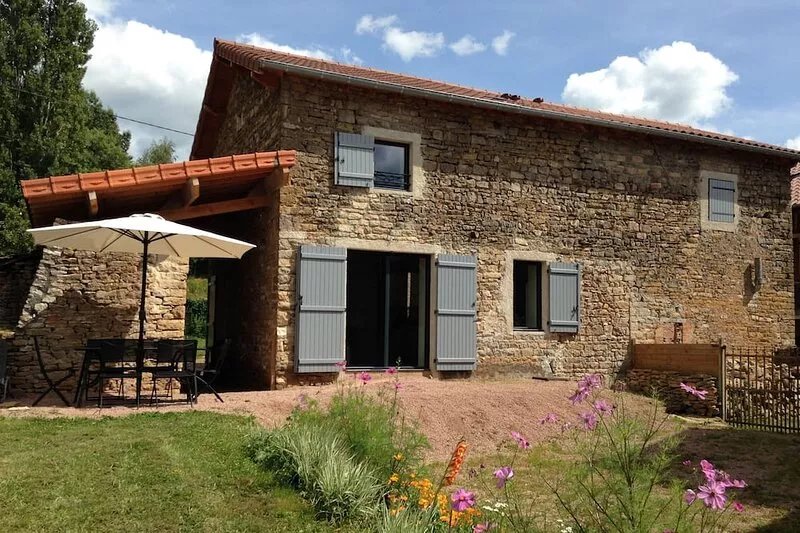 Freshly renovated barn near Cluny