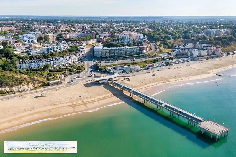 Luxury 2BR apartment 500m from beach and close proximity to New Forest