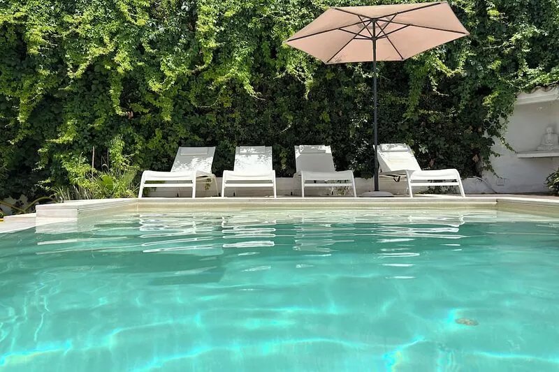 Villa Lucia with infinity pool and garden in an oasis of peace (Wi-Fi)