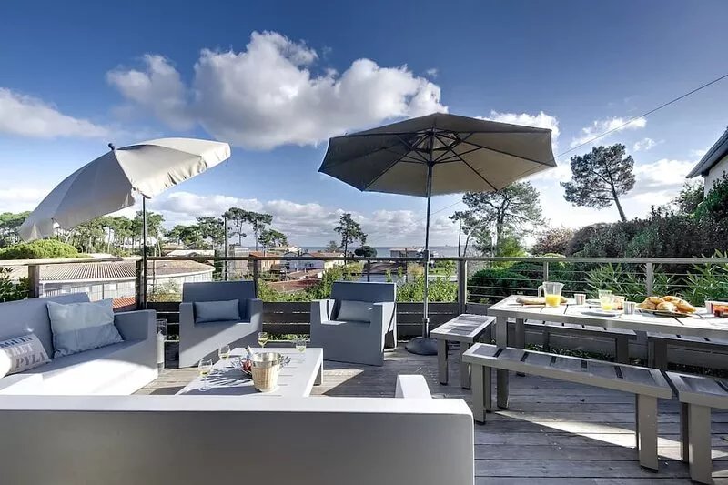 stylish villa with beautiful sea view and heated pool (May to Sept)