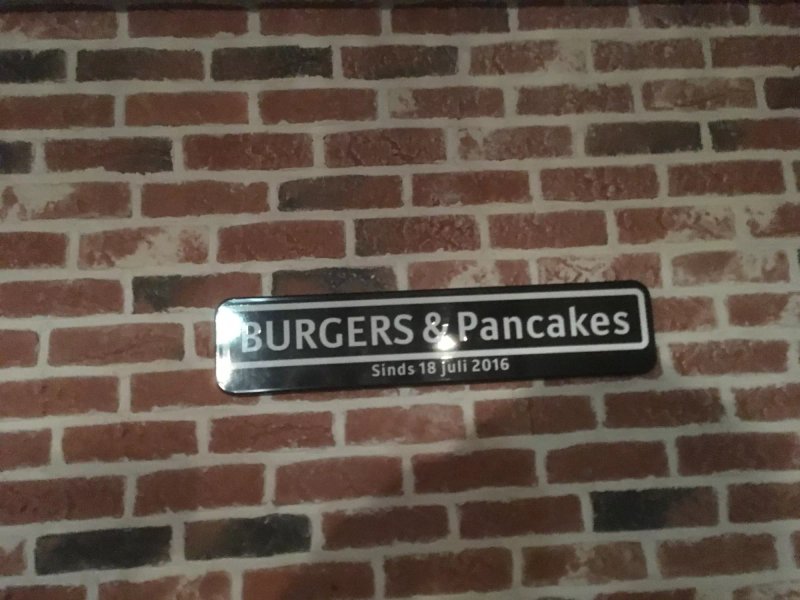 Burgers & Pancakes