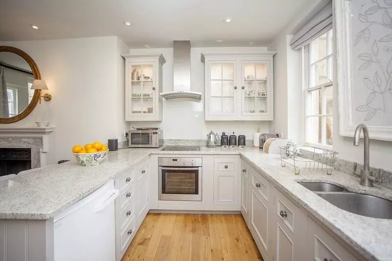 Margaret's 1770 Townhouse -  Beautiful Georgian Townhouse tucked away on little