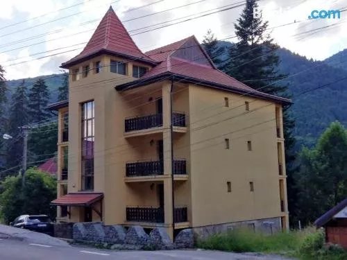 Fenyo Villa Bradul