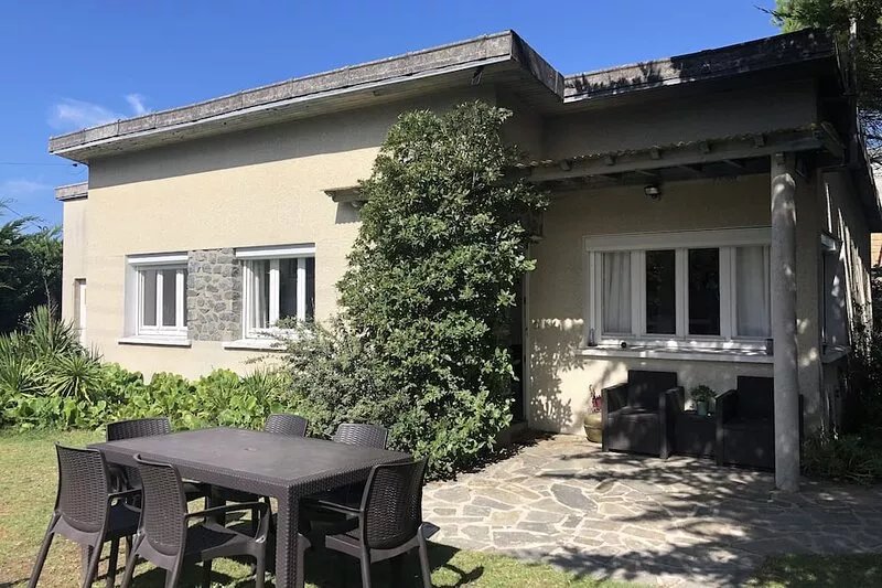 VILLA AGON COUTAINVILLE, independent, 200 meters from the sea, WIFI