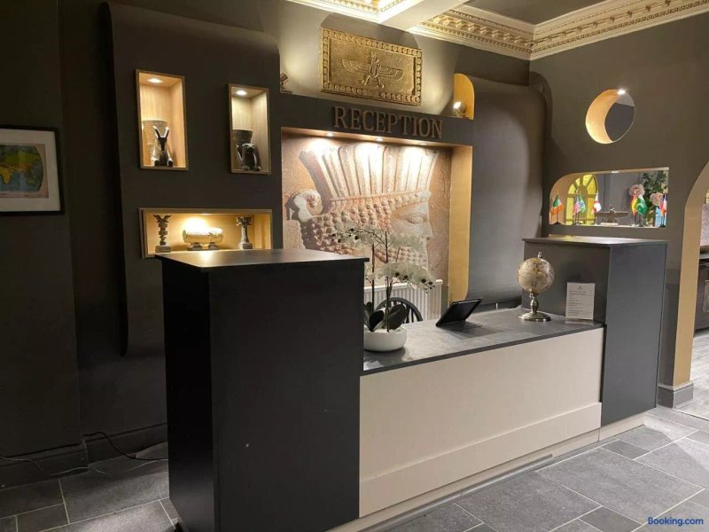 White Rose Hotel And Restaurant