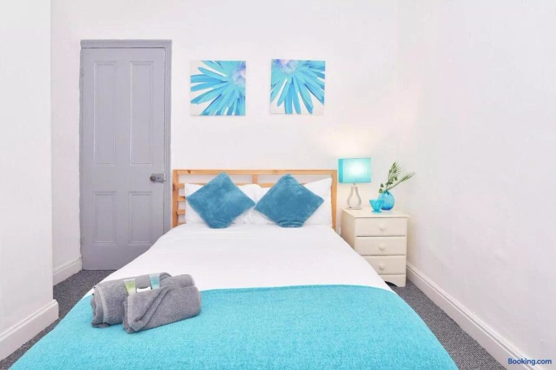 Townhouse At Hanley Road Stoke