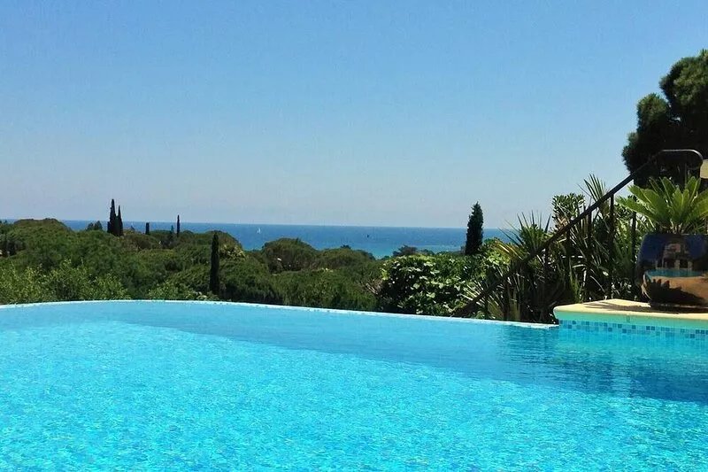 Fabulous Villa with heated Pool , sea view , air con, walk to la Nartelle beach
