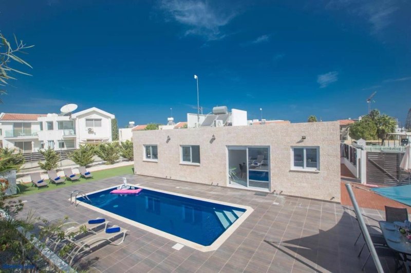 Broadway Villas