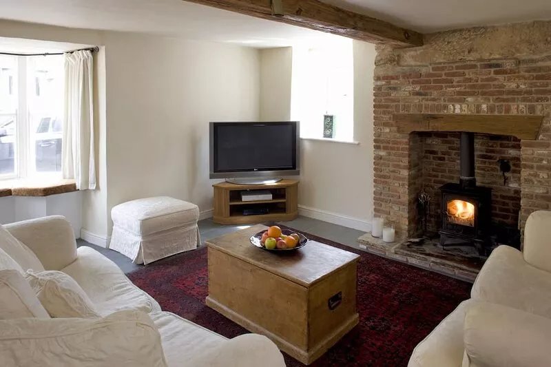 4brm Morton House in Masham town sleeps up to 10 guests