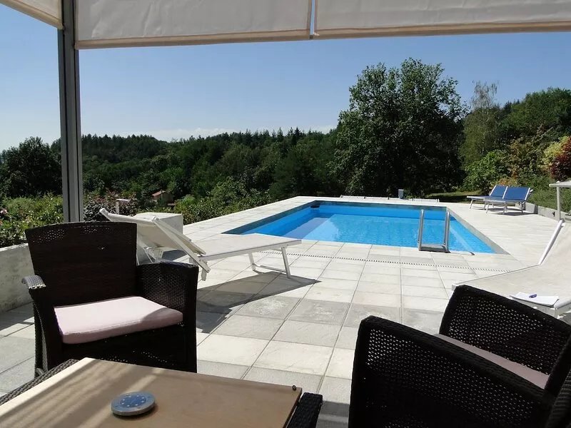 Wonderful 2 bedroom house, private pool, stunning mountain views, WIFI!