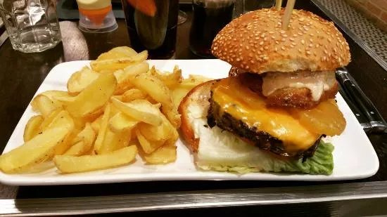 Le Blue Whales Pub&Diner