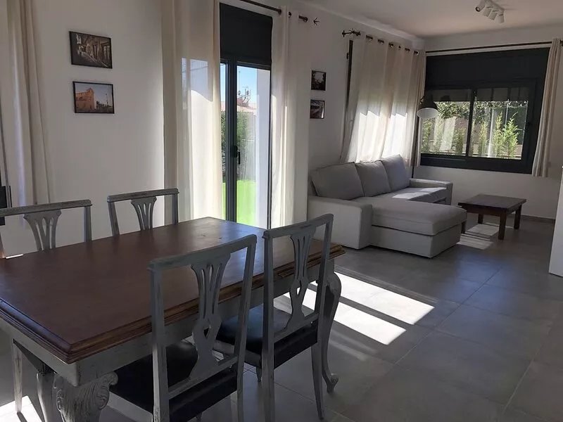 Town center house with private pool, wifi