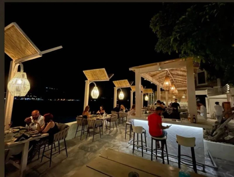 Isla Seaview Kitchen Bar