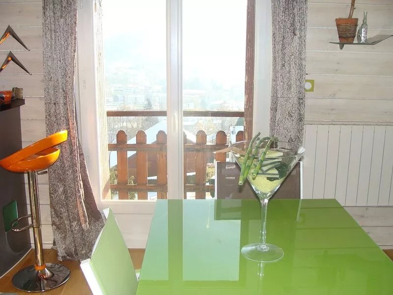 Bright comfortable apartment, overlooking Gerardmer and tracks