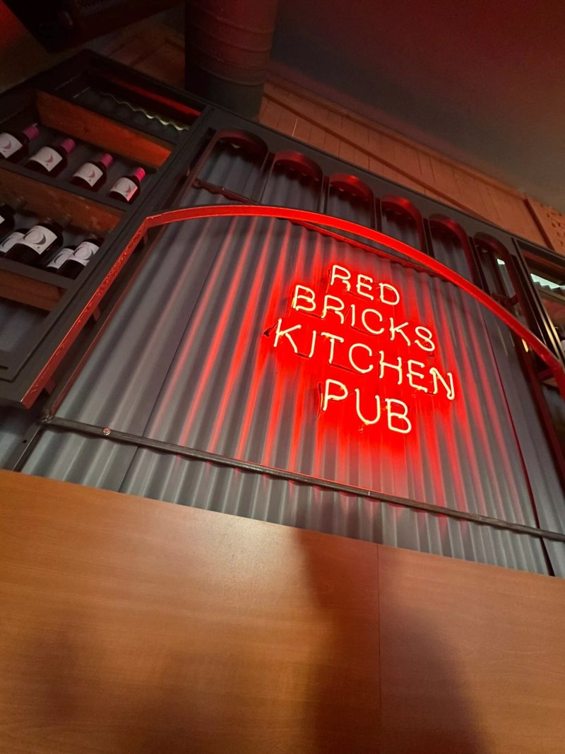 Red Bricks Kitchen Pub