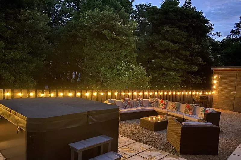 Riverside View Wooler. Luxury, large, modern house with hot tub