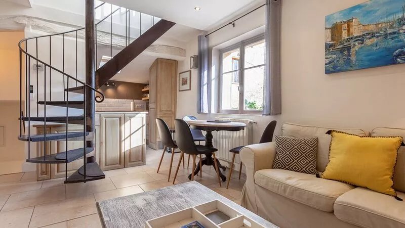Valbonne Village - charming townhouse with rooftop terrace