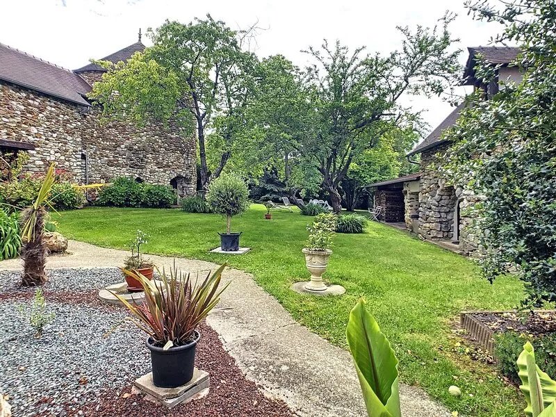Normandy holiday home "vaults"