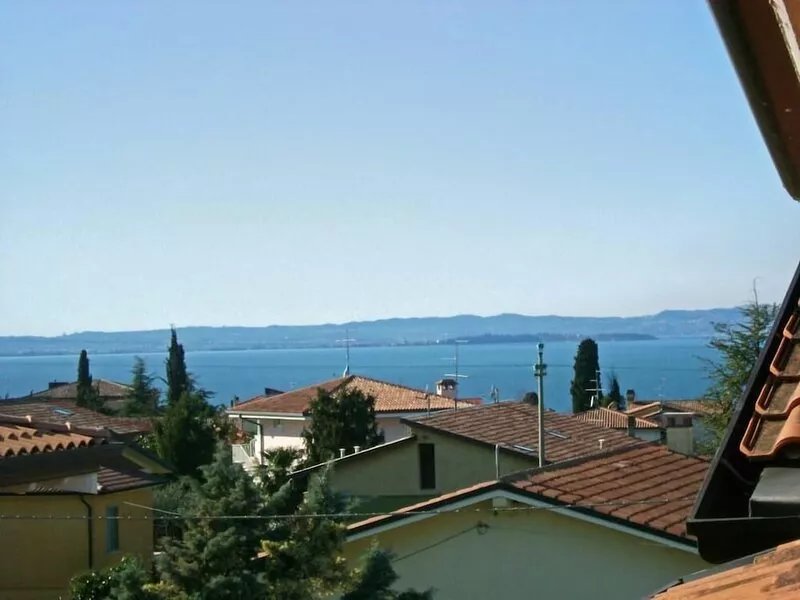 Prestigious and comfortable apartment with swimming pool in Lazise for relaxing