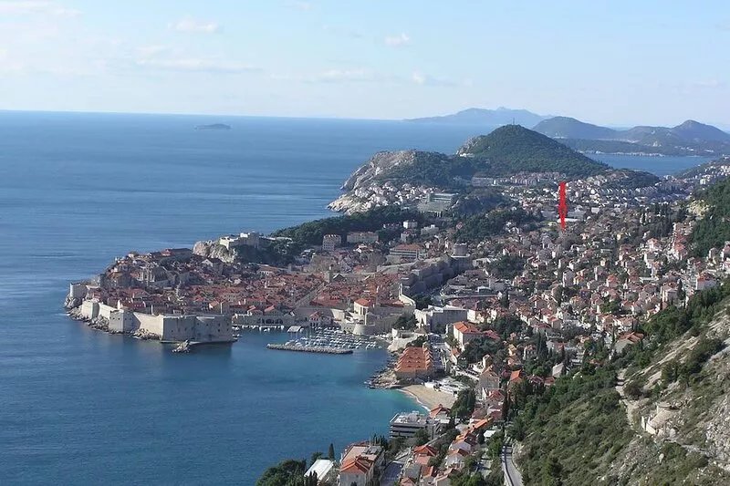 Panoramic luxurious 4-star apartment with terrace and bbq in Dubrovnik center