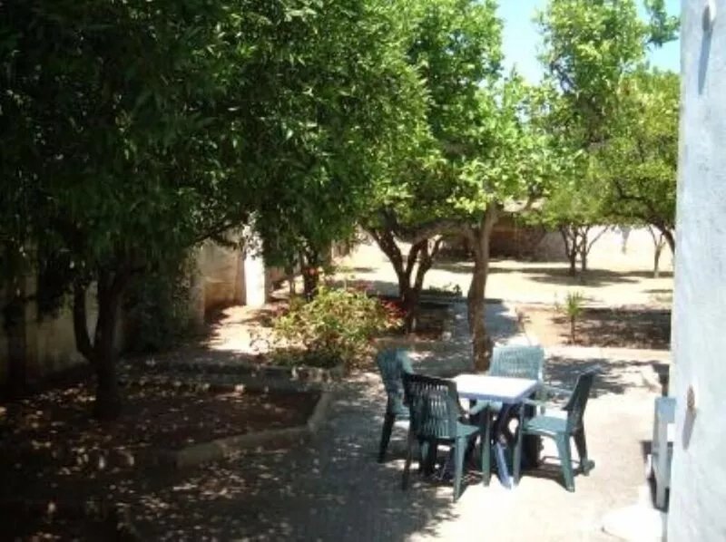 In Grecìa Salentina, at 15 minutes from Lecce and the Adriatic coast, a 'courty