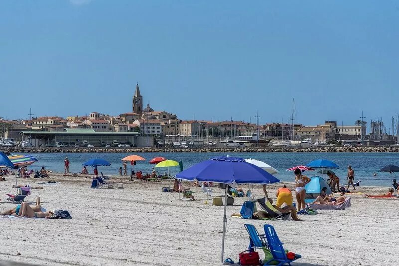 Apartment San Giovanni Lido Close to the Beach with Sea View, Wi-Fi & Balcony