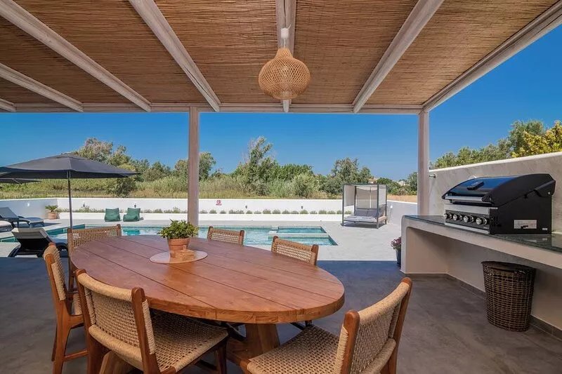 Bungalow, 3 minutes walk from Kalamaki beach with private pool new for 2024.