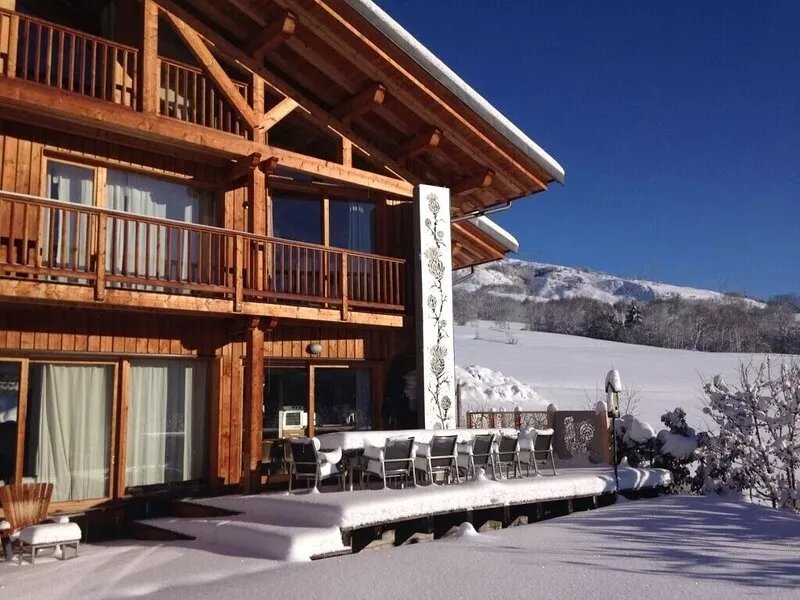 Exceptional, heated swimming pool, spa, sauna, tesla terminal, optional service
