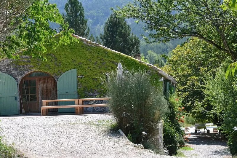 Large house of character, Drôme Provençale, Tranquility, 12 people;