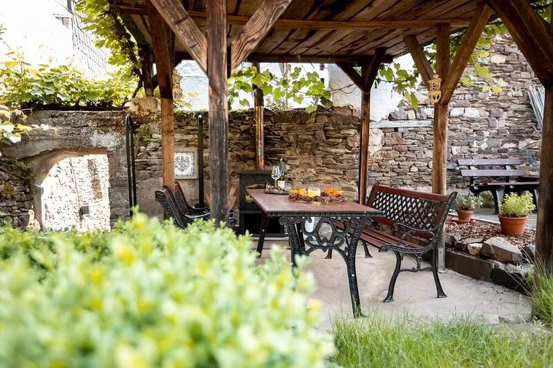� Loft apartment in a charming half-timbered house from 1531 in the holiday