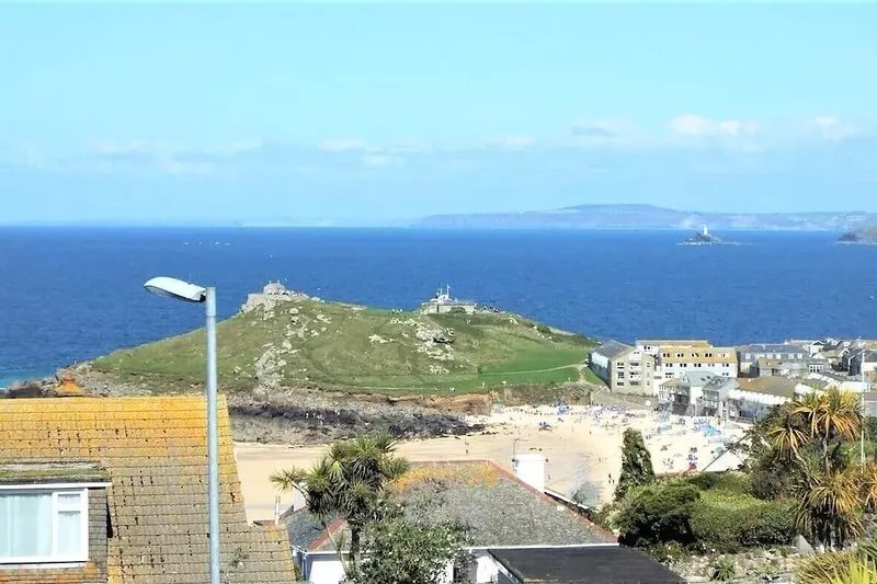 Sea Spray St Ives Stunning sea views 2 Bedroom duplex with parking Dog friendly