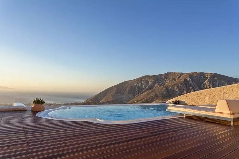 Kamini Villa | 5-bedroom luxury villa in Pyrgos, Santorini